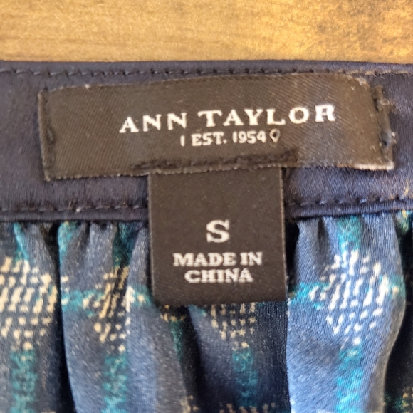 Ann Taylor Patterned 3/4 Sleeve Top - Picture 4 of 6